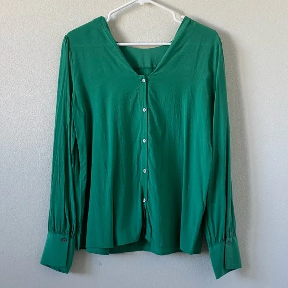 LOFT blouse - Picture 2 of 2